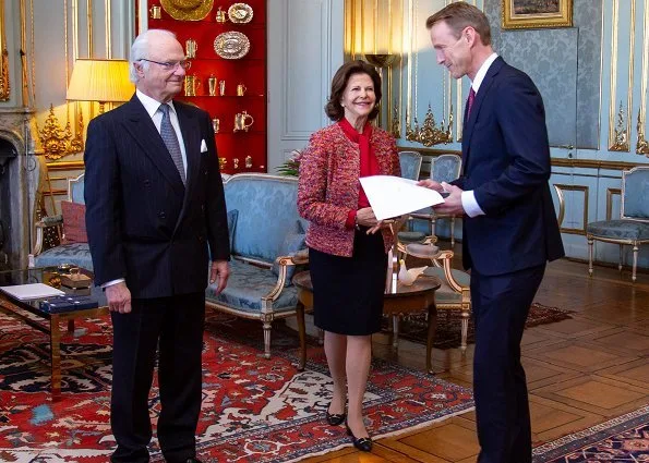 Queen Silvia attended the medal ceremony at Royal Palace