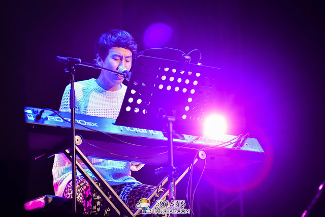 Kwang Soo play piano and sing song at the same time. Not bad =) Lee Kwang Soo Fan Meeting in Malaysia