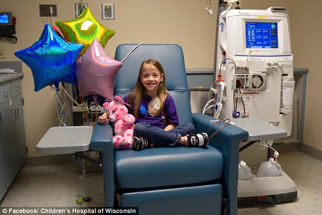 When she realized she was a match, school teacher Jodi Schmidt selflessly donated her own kidney to 8 year old Natasha Fuller who was dying of kidney failure.