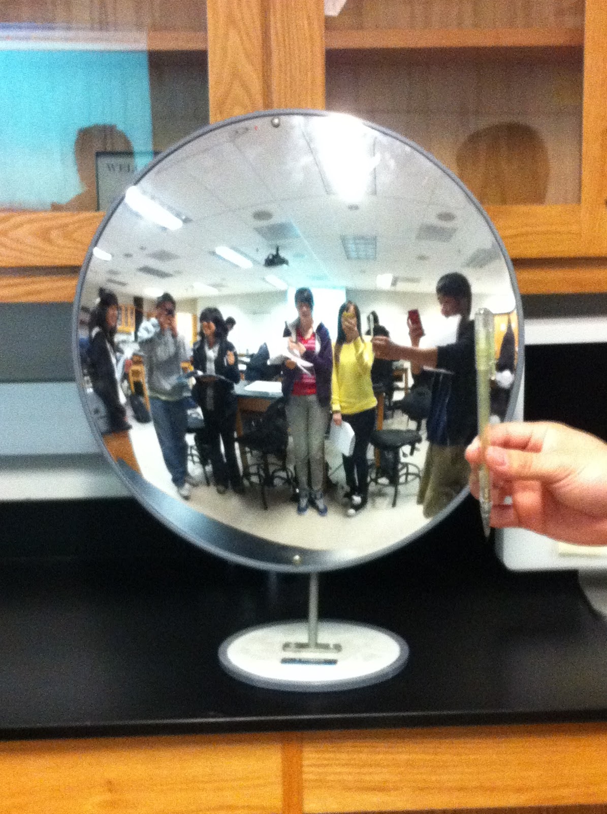 Physics 4C W.CHEN Experiment 9 Concave and Convex Mirrors