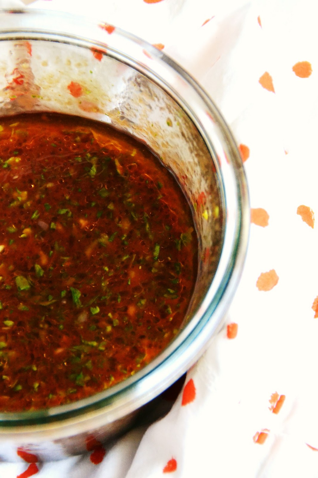 Kunster på køkkenbordet Fransk inspireret dressing med estragon og