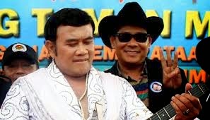 Lirik Lagu Rhoma Irama – Dasi Dan Gincu - TEMPAT BERKUMPULNYA PARA
