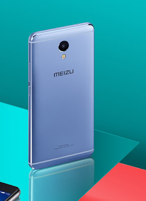 Spesifikasi Meizu M5 Note Spesifikasi Meizu M5 Note Meizu M5 Note memiliki tapak yang sama dengan pendahulunya, meski beratnya sekitar 12g. Sementara Catatan M5 terlihat sama di bagian depan, logam belakang telah berubah sedikit dan ini menjadi lebih baik, ada bagian menonjol antara bingkai dan permukaan belakang. Twist desain mungil ini membuat cengkeraman dan penampilan stylish lebih baik. Karena Meizu bukan mitra Layanan Google yang terdaftar, Catatan M5 internasional disertakan tanpa layanan Google telah terinstal. Sebagai gantinya, telepon memberi Anda akses ke installer yang menginstal mereka untuk Anda bebas dari gangguan. Peninjau lain telah menunjukkan bahwa aplikasi dan layanan Google yang pada dasarnya side loaded ini menghabiskan baterai lebih cepat dari biasanya, namun kami yakin bahwa perilaku ini hanya ditemukan di unit pengulas, yang dikirim menjalankan versi pra-produksi sebelumnya dari ROM. Dengan perangkat lunak terbaru, kita telah menikmati masa pakai baterai yang hebat. Lalu Meizu M5 Note adalah ponsel dual-SIM, namun menggunakan slot hibrida sehingga Anda harus memilih kartu SIM atau kartu microSD yang kedua. Anda dapat memilih opsi penyimpanan 16, 32, atau bahkan 64GB - mendapatkan lebih banyak gigabyte berarti Anda tidak perlu menyerah pada kartu SIM kedua. Kelebihan Penampilan elegan berkat balutan bahan metal allumunium yang melekat pada seluruh bodinya, dan masih dipercantik dengan adanya len