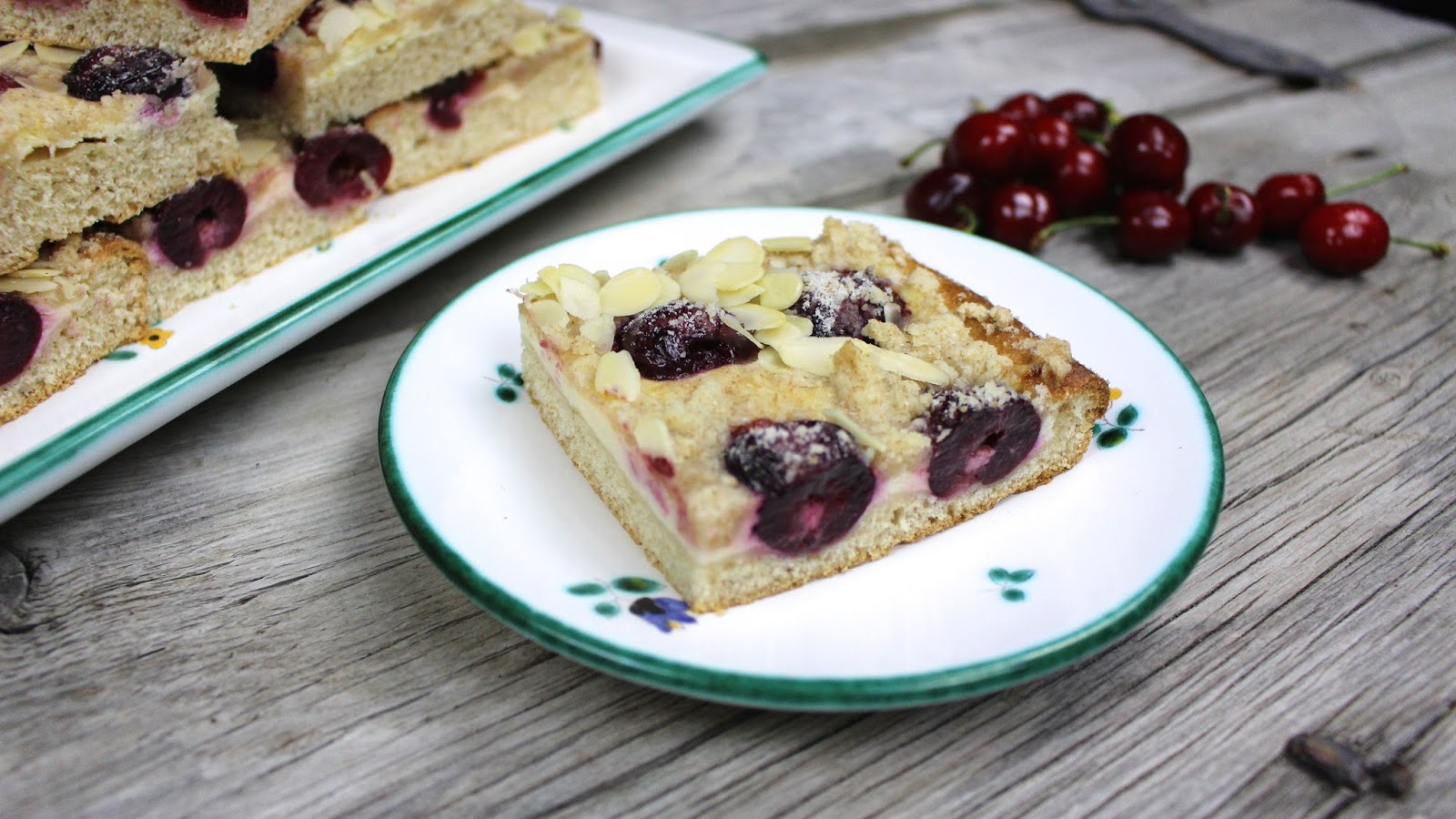 Mrs Flury | Recipes. Lovely, Easy, Delicious: Saftiger Blechkuchen mit ...