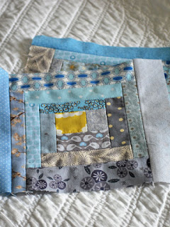 wonky log cabin quilt blocks: QuiltBee
