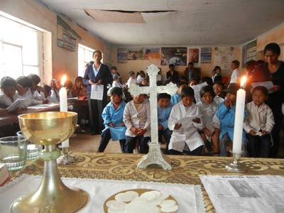 Gottesdienst in der Schule von Mojinete Gottesdienst in der Schule von Mojinete