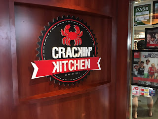 CRACKIN' KITCHEN