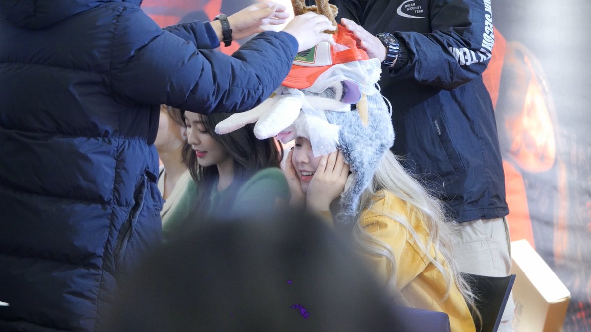 팬들이 준 선물 다 써주고 싶었던 레드벨벳 웬디의 선택.jpgif | 인스티즈