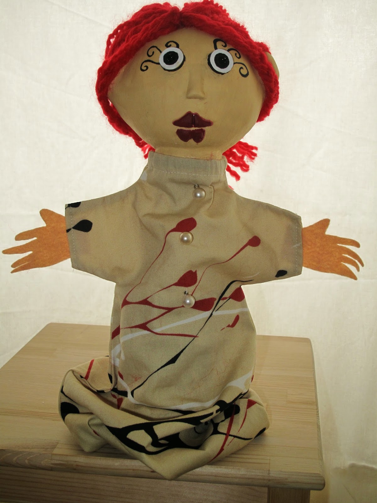 la maleta del títere y la DE PARIS