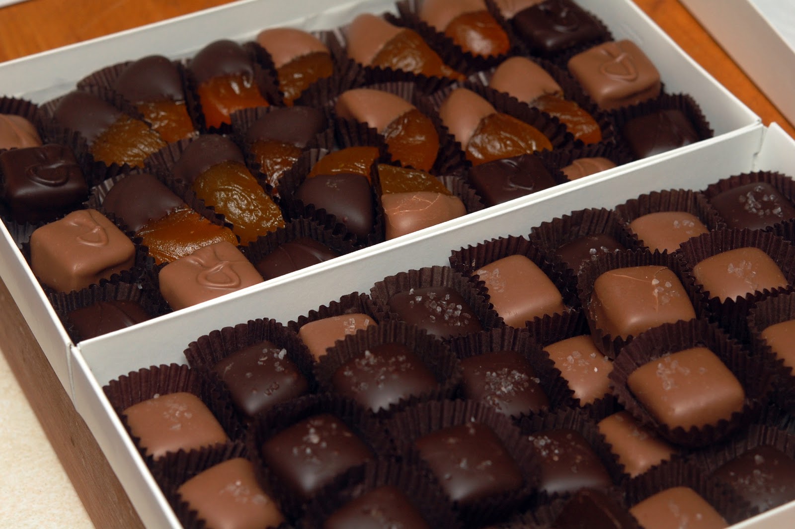 CHOCOLATES GALORE Hugs and Cookies XOXO