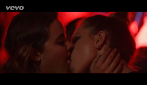 Demi Lovato And Selena Gomez Lesbian Porn Pics 21