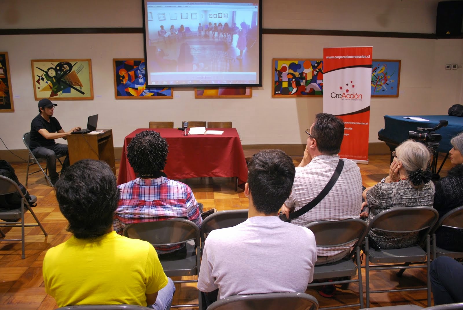 Presentación de Oscar Saavedra: La Escuela de Poesía.