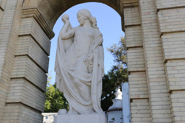 Glorieta de San Diego - Estatua lateral