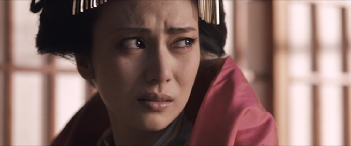 Ko Shibasaki as Mika in 47 Ronin (2013) / 33 Screen Caps.