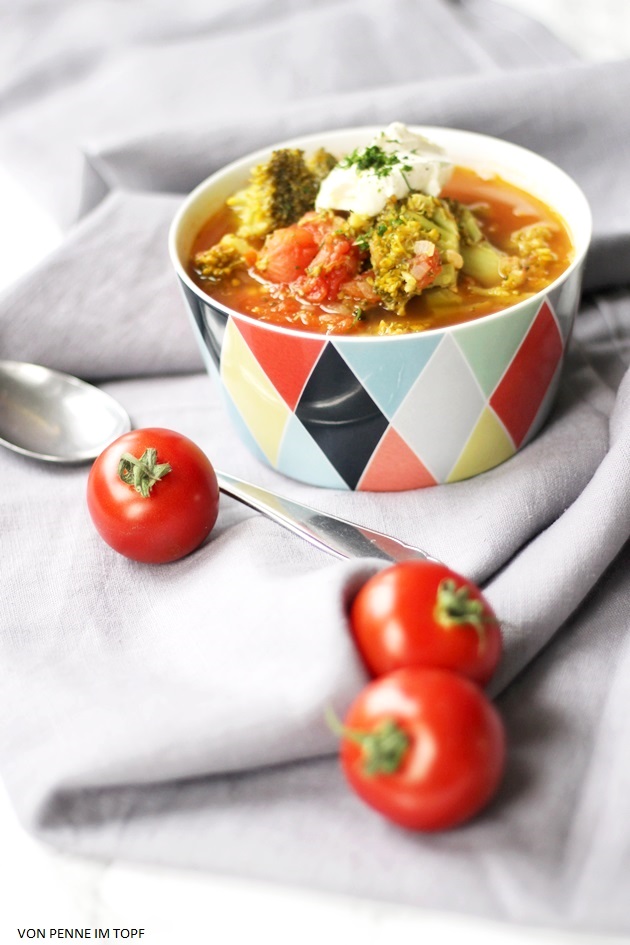 Penne im Topf: Brokkoli - Tomaten - Suppe