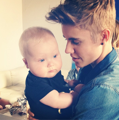 Justin Bieber Portal Uncle Justin With Baby Austin! [Photos]