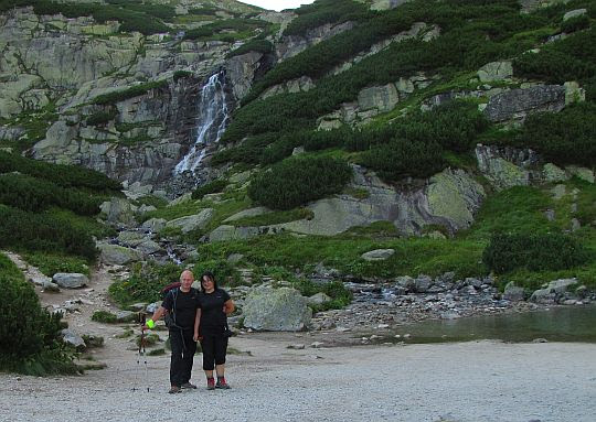 Staw pod Skokiem (słow. Pliesko pod Skokom; 1690 m n.p.m.). Staw pod Skokiem (słow. Pliesko pod Skokom; 1690 m n.p.m.).