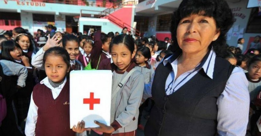 Estudiantes de Arequipa se alistan para participar en simulacro de sismo nocturno Estudiantes de Arequipa se alistan para participar en simulacro de sismo nocturno