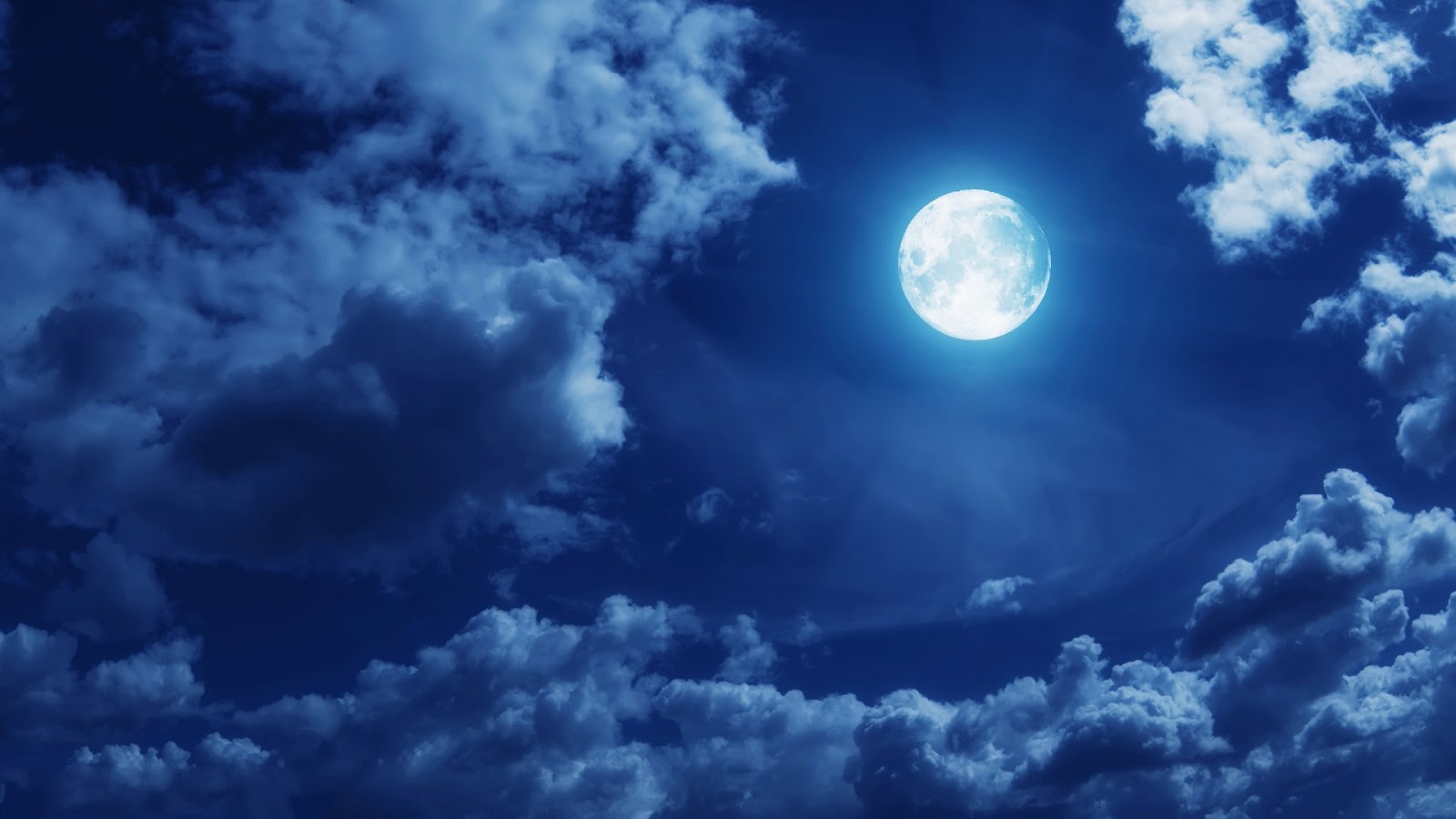 http://2.bp.blogspot.com/-pbrDYPpzHWQ/UMGrC4t0WFI/AAAAAAAAJes/RSmmhUi4cgM/s1600/clouds-full-moon.jpg