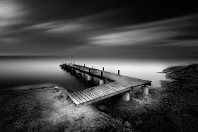 03-Vassilis-Tangoulis-The-Sound-of-Silence-in-Black-and-White-Photographs-www-designstack-co