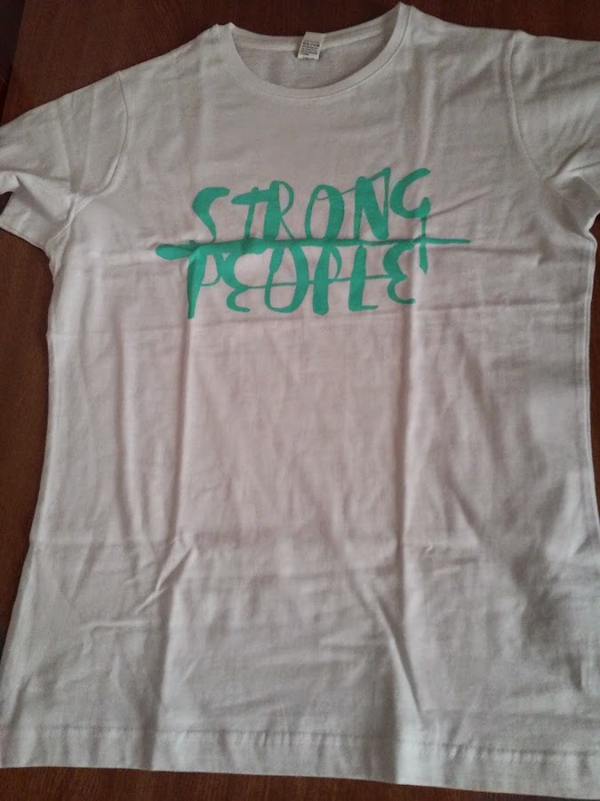 Imagen Camiseta Strong People