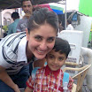 Kareena kapoor spotted with a young fan