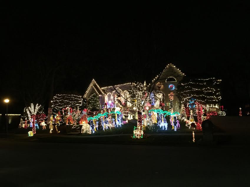 A Little Time and a Keyboard Holiday Light Displays in the Chicago Suburbs Including Home Displays!