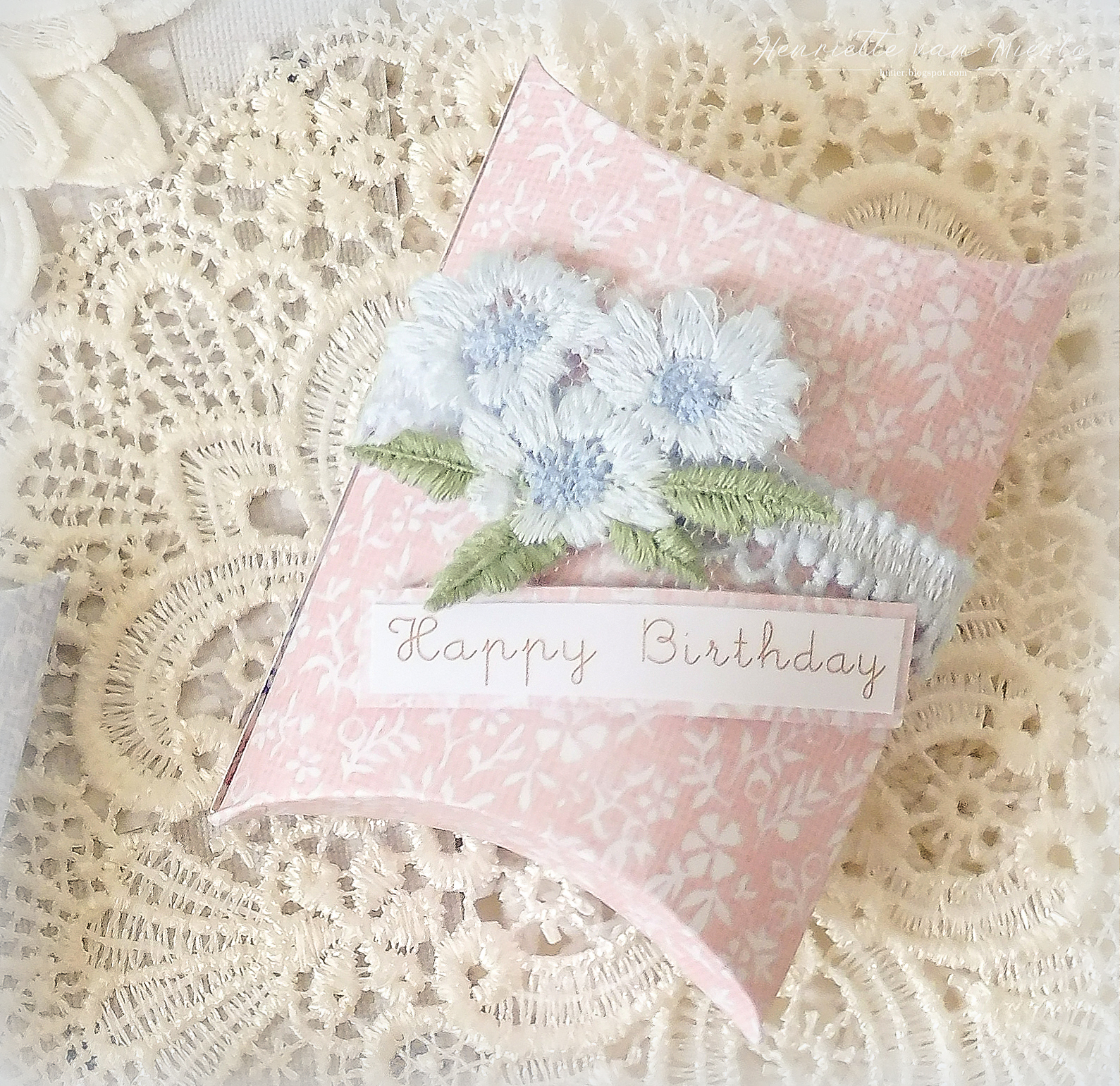 Pillow boxes Henriëtte van Mierlo