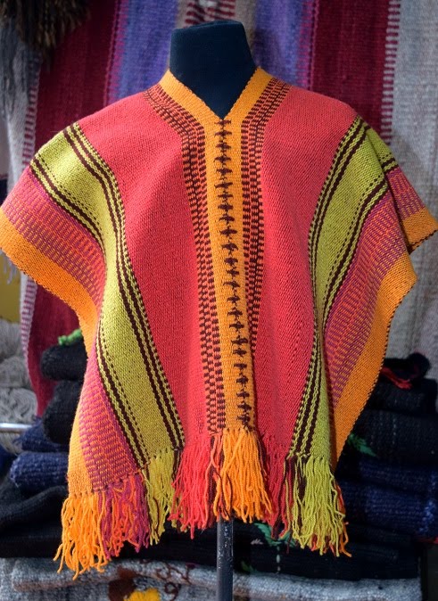 Poncho de Oveja Nº 013 "Familia Avar Saracho" $ 550.- EN STOCK