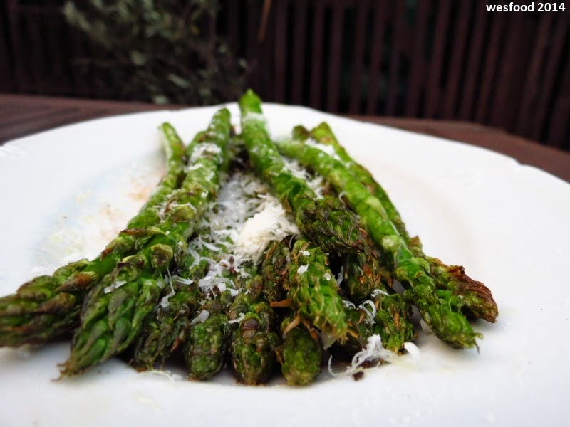 WesFood - Herr Westerhausen kocht ...: Gegrillter grüner Spargel
