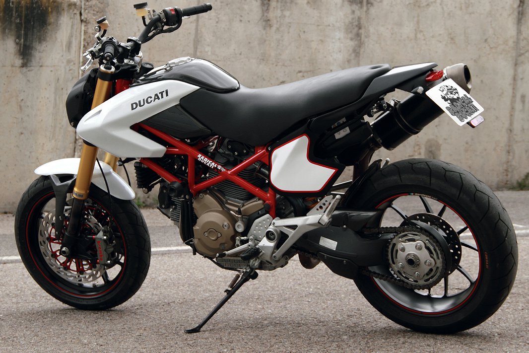 Cafe Racer Special: HYPER X By Radical Ducati