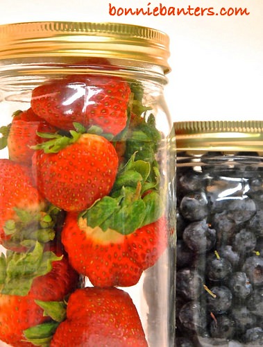 These Miracle Plastic Containers Keep Berries Day One Fresh For
