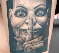 tatuaje para halloween slappy en blanco y negro