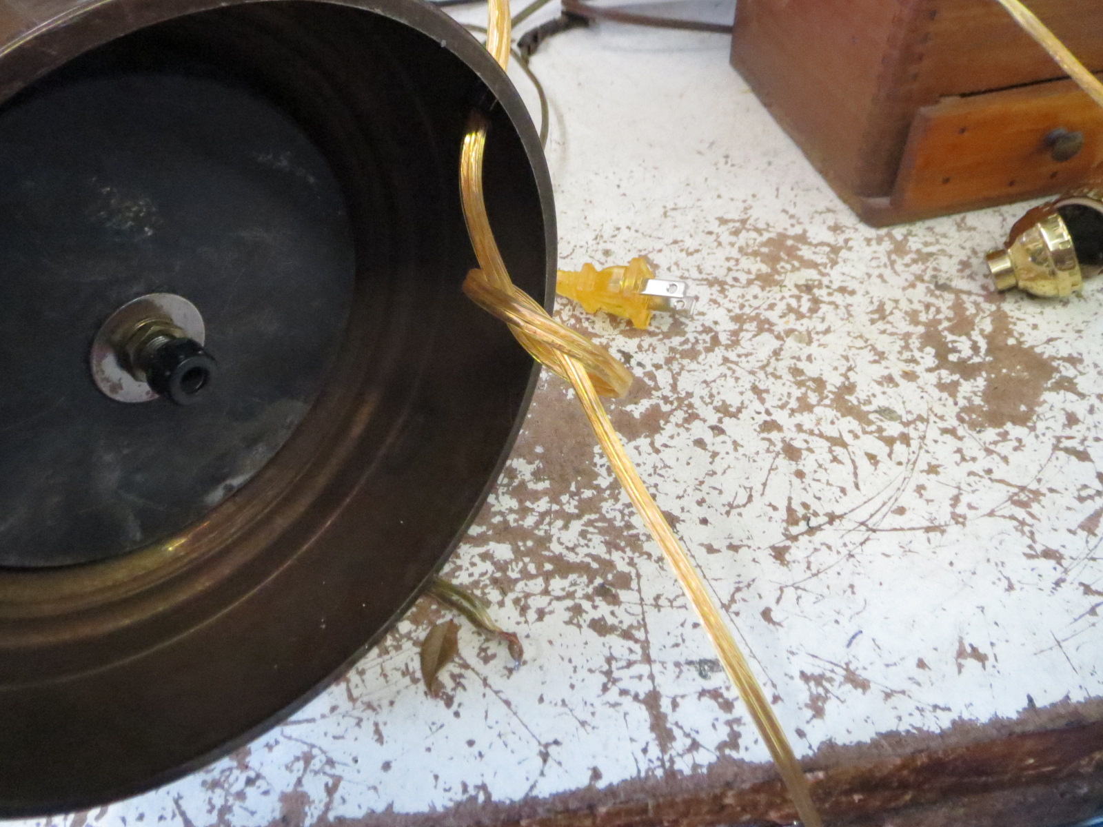 Replacing A Lamp Cord