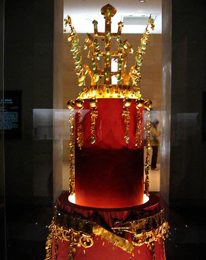 Silla dynasty crown