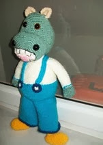 http://translate.googleusercontent.com/translate_c?depth=1&hl=es&prev=/search%3Fq%3Dhttp://humaninhobidunyasi.blogspot.com.es/p/amigurumi.html%26safe%3Doff%26biw%3D1429%26bih%3D984&rurl=translate.google.es&sl=tr&u=http://www.amigurumitr.com/amigurumi-toysamigurumi-oyuncaklarorgu-oyuncaklar.html&usg=ALkJrhi284ogb1aB4oqJFRYXTvAPyGsTOQ