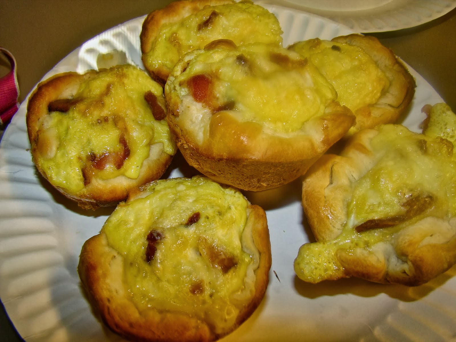 love always : bacon egg and cheese breakfast muffins.