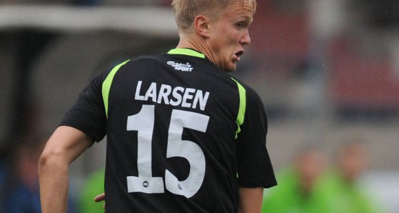 Oficial: El Groningen firma a Larsen