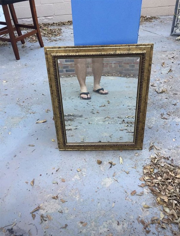 These Pictures Of People Trying To Sell Their Mirrors Is The Funniest Thing We Saw Today