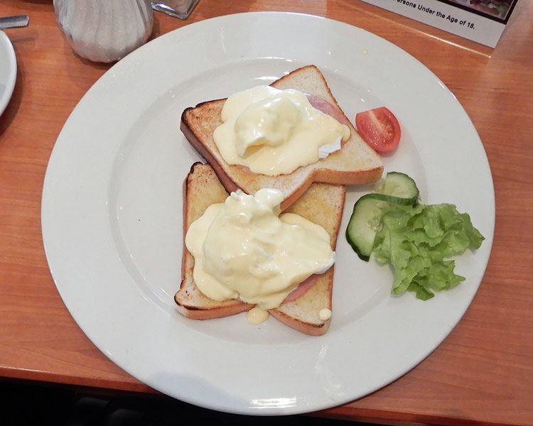 . Breakfast at Café ExtraBlatt, Green Point