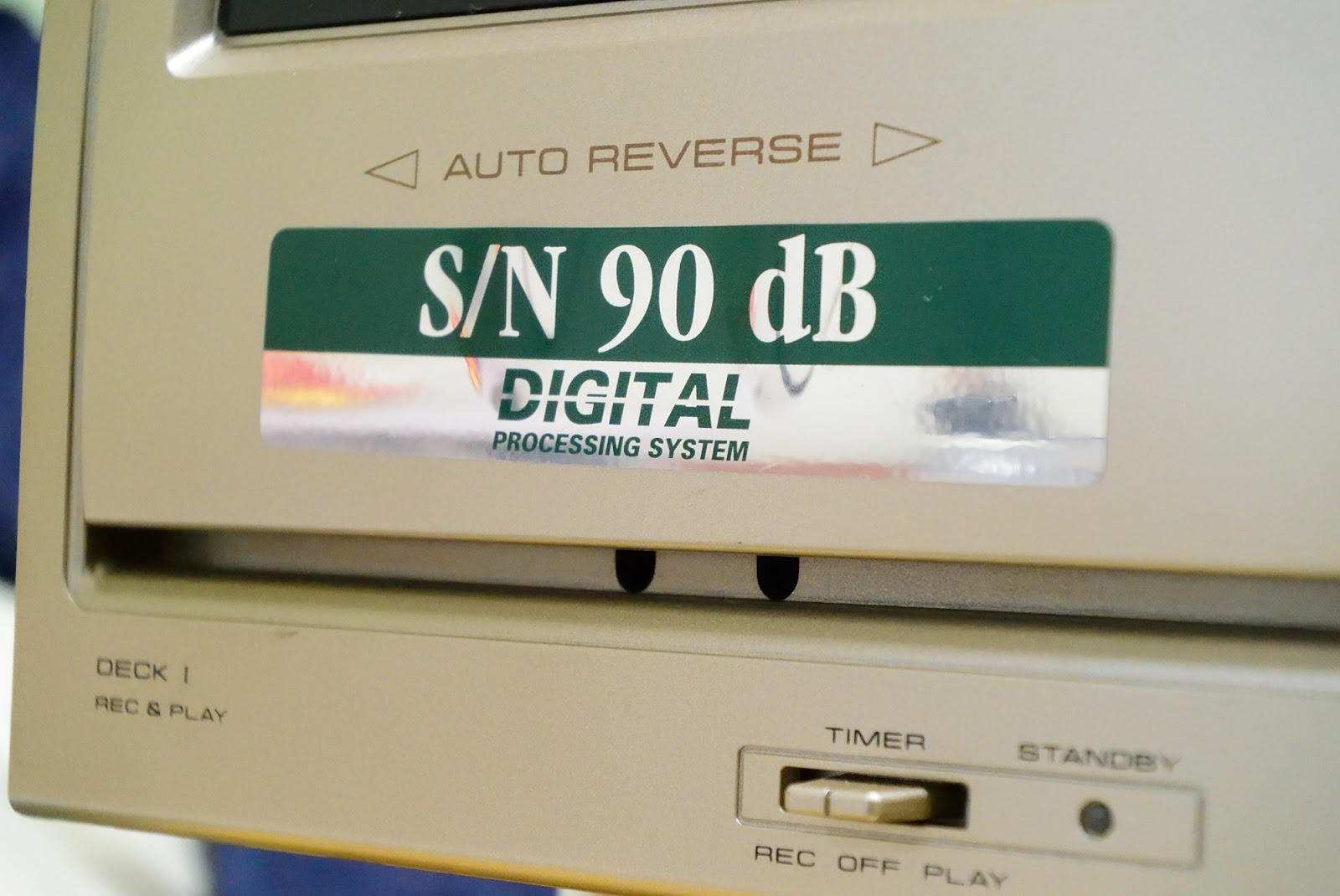ichigoさんのお仕事: デジタル補正機能搭載カセットテープデッキの修理(PIONEER T-WD5R) その1