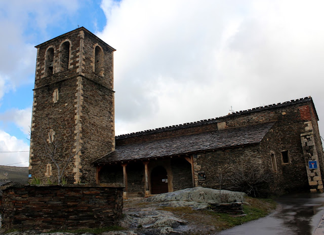 Iglesia de los pueblos de Arquitectura Negra