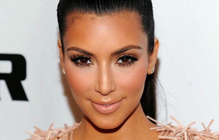 Vintage Allure: What Beauty Products Does Kim Kardashian Use? Create ...
