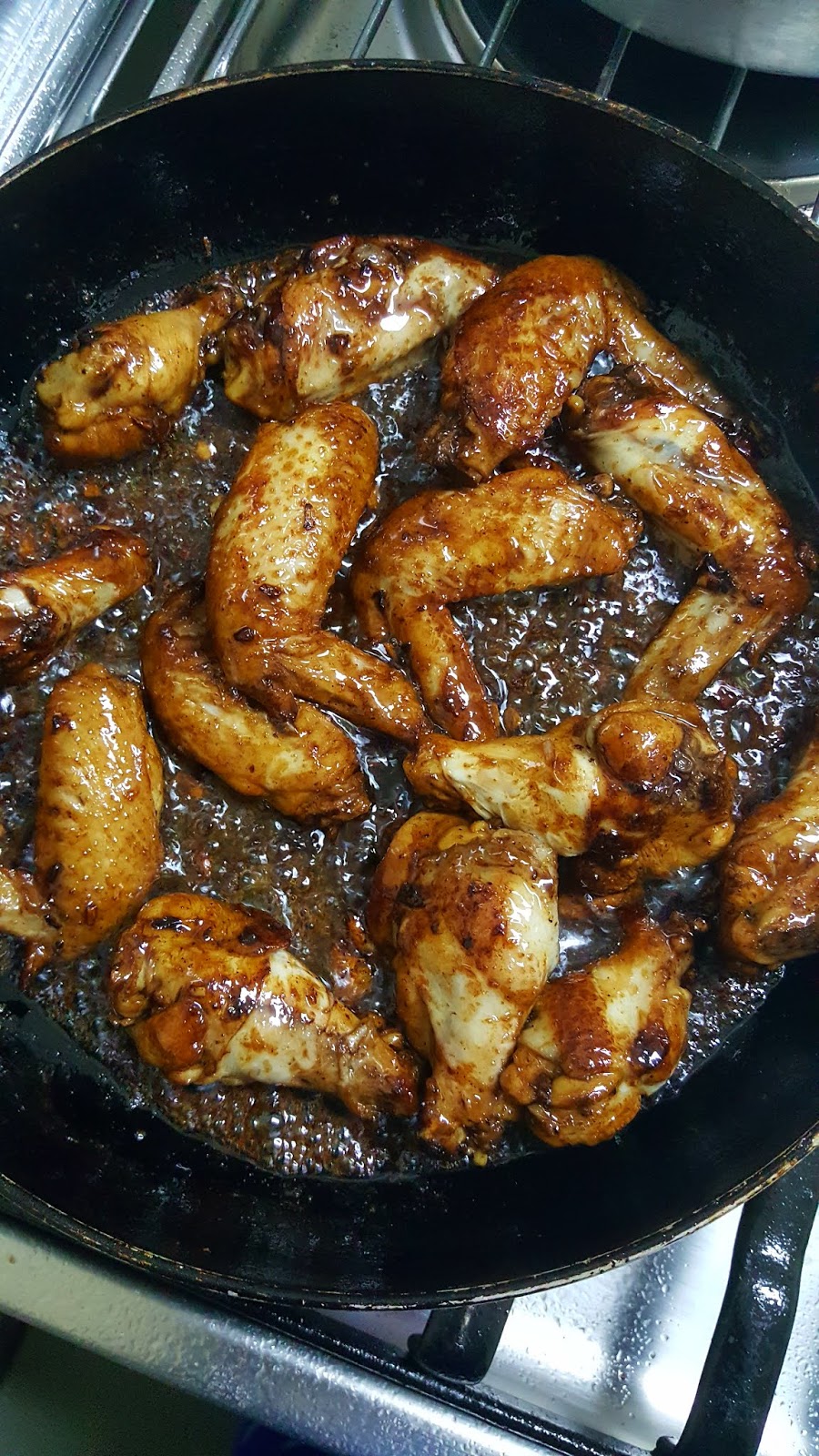 STICKY HONEY GARLIC CHICKEN WINGS / Nairobi Kitchen