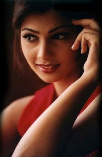 Sexy hot Yukta Mookhey HD stills picture for wallpaper - Indian Images