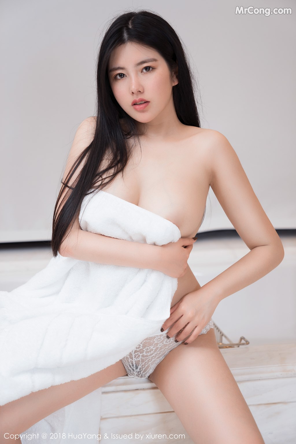 HuaYang 2018-01-09 Vol.024: Selena Model (娜 露) (41 photos)