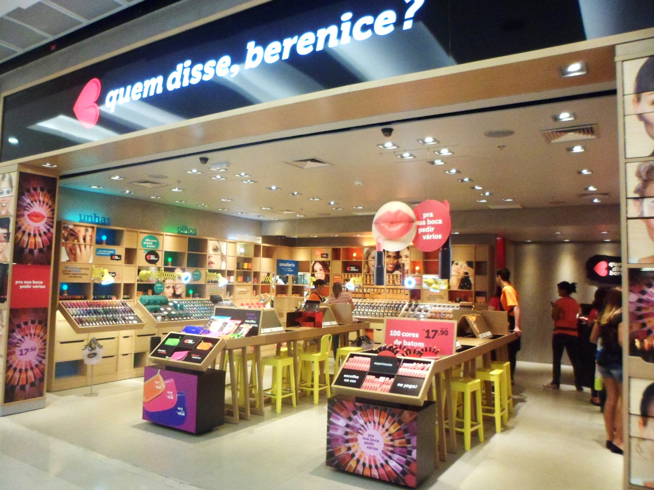 Tudo sobre Mulheres Novidadinha Loja "Quem disse Berenice"