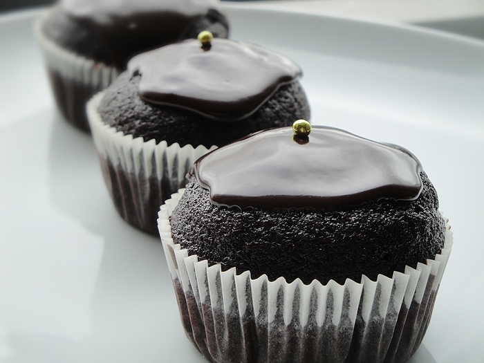 Dr Ola&amp;#39;s kitchen: Iight Chocolate Cupcakes. Leichte Schoko-Muffins. كب ...