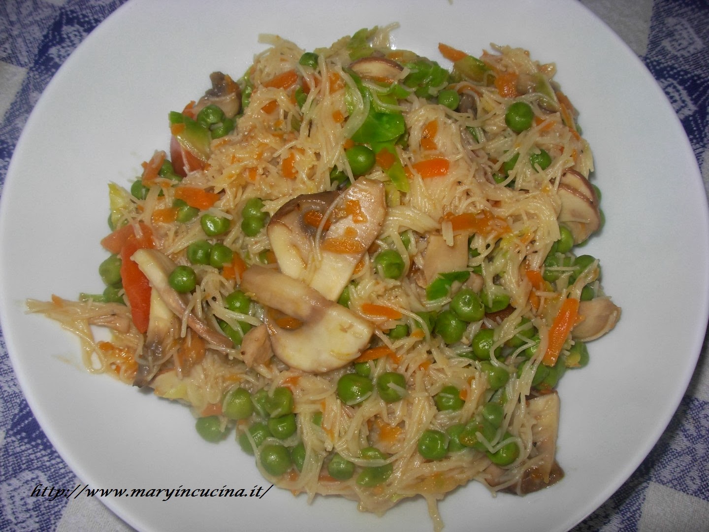 spaghetti di riso con verdure