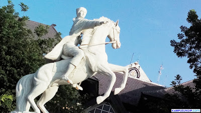 Patung Diponegoro Undip Kampus Undip